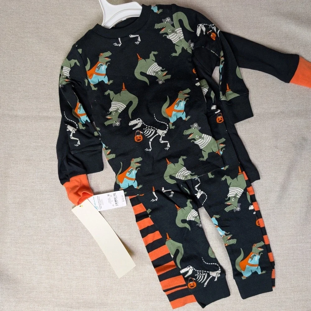 Carter's Pajamas Kids 12M Black NWT Glow Dark Dinosaur Halloween 2-Pack Snug Fit